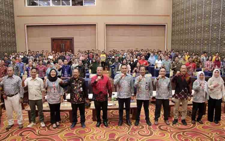 Sekda Kalteng Tekankan Pembinaan dan Pengawasan Pemerintahan Desa  ?