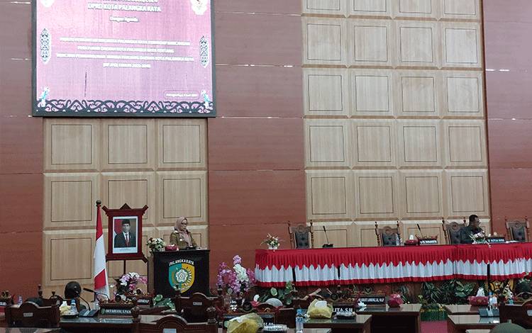 DPRD Kota Palangka Raya Terima Raperda RPJPD 2025-2045