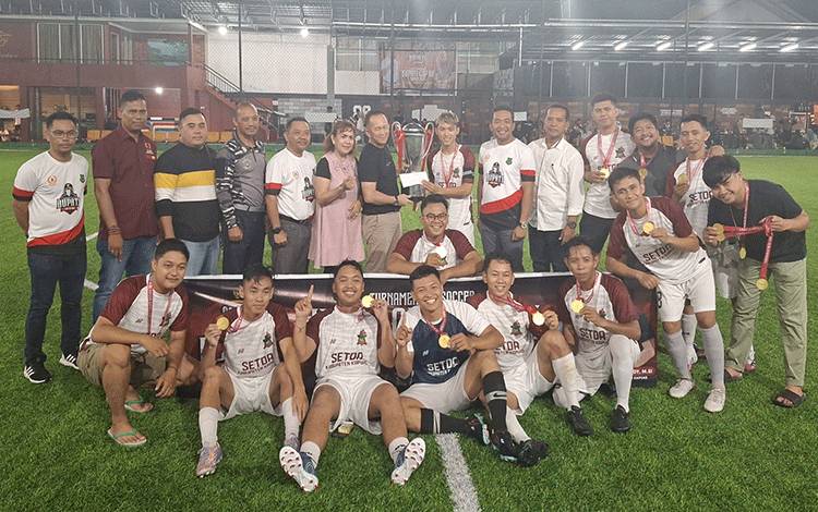 Tim Setda Kapuas Juara I Turnamen Mini Soccer Bupati Cup III