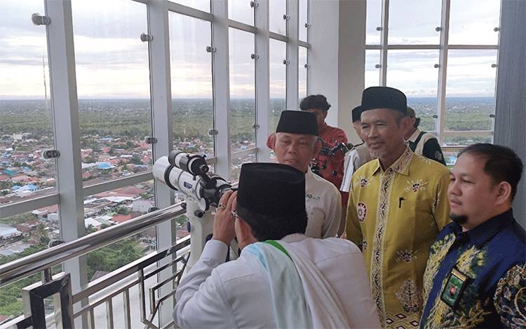 Tim Rihyatul Hilal Kemenag Kalteng Bersama DPW LDII Pantau Hilal 1 Dzulhijjah 1445H