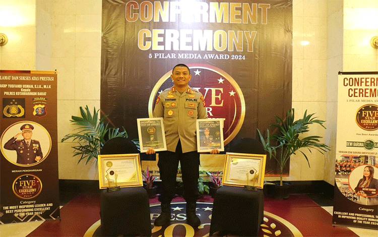 Kapolres Kobar Raih Penghargaan As the Most Inspiring Leader and Performing Excellent of the Year 2024