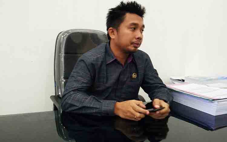 Anggota DPRD Dukung DLH Bagikan 600 Bibit Tanaman