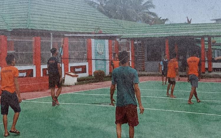 Warga Binaan Rutan Kapuas Rutin Olahraga Voli