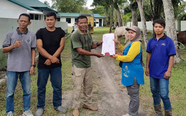 Korem 102 Panju Panjung Terima 2 Ekor Sapi Kurban dari H Abdul Rasyid AS