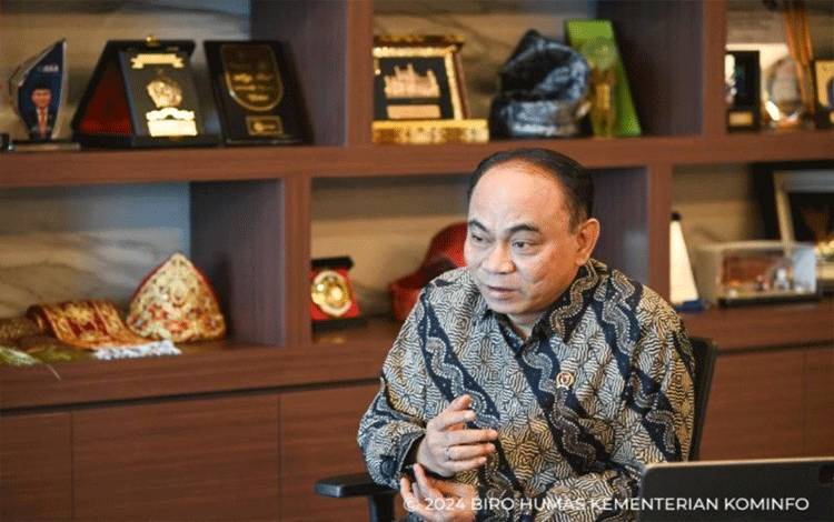 Menkominfo Ajak Pelaku Bisnis Manfaatkan AI untuk Tingkatkan Usahanya