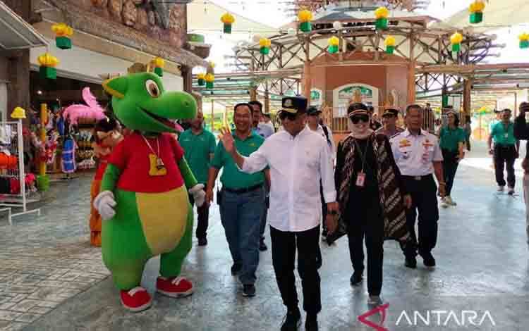 Menhub Gandeng Pengelola Wisata Ingatkan Publik Pakai Bus Laik Jalan
