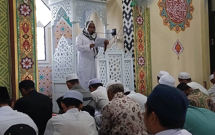 Khatib Masjid Attaawun Kasongan Ajak Umat Muslim Renungi Makna Idul Adha