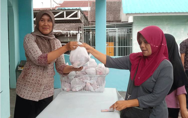 Borneonews-Palangka Post-Koperasi MSB Kurban Sapi 2 Ekor
