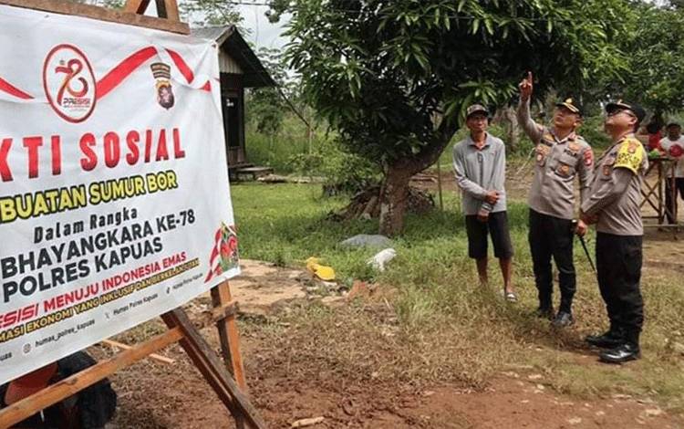 Sambut Hari Bhayangkara, Polres Kapuas Bangun Sumur Bor untuk Warga