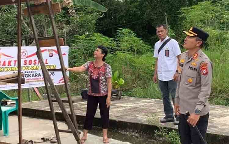 Jelang HUT ke 78 Bhayangkara, Polres Kapuas Bedah Rumah Warga