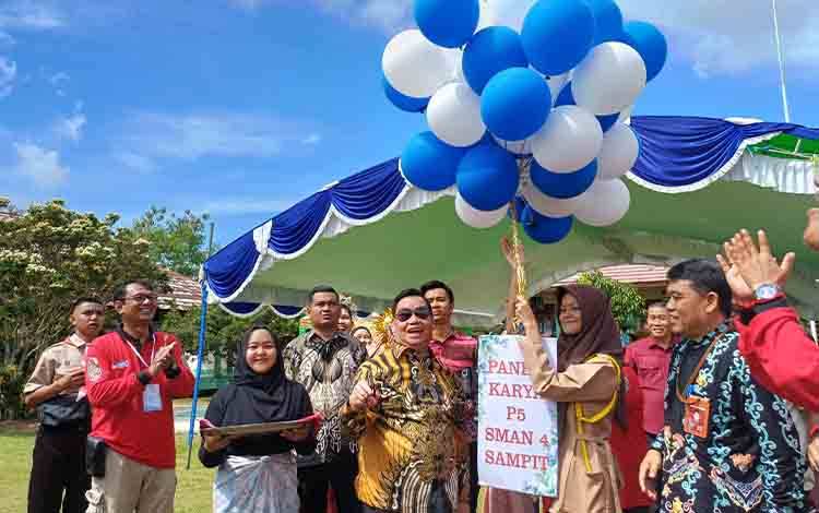 Panen Karya P5 SMAN 4 Sampit Kenalkan Siswa Membuat Produk Bernilai Jual