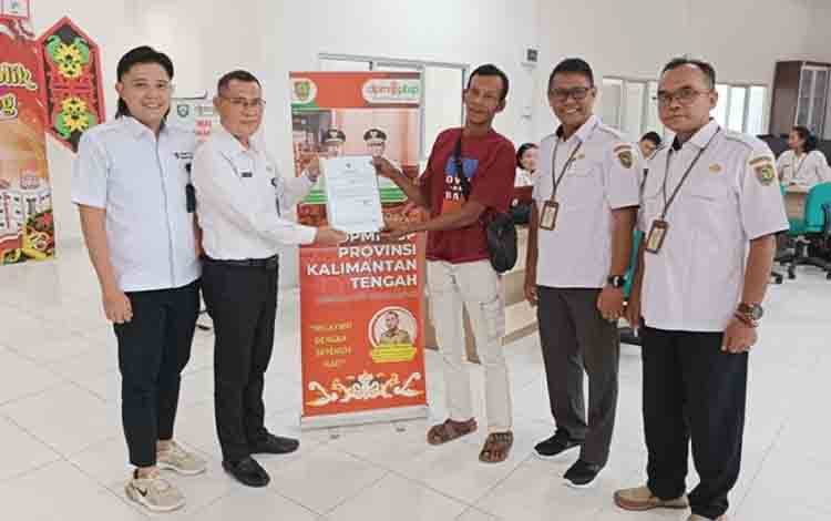 DPMPTSP Kalteng Berikan Layanan Perizinan On Site di Kotim  ?