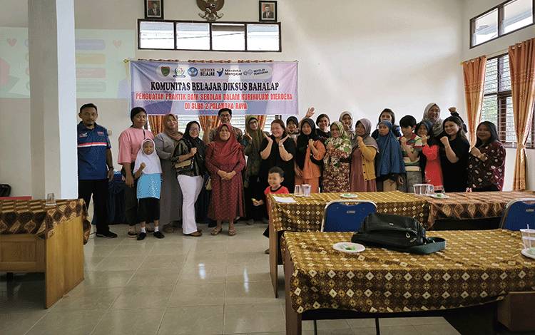 Komunitas Belajar Diksus Bahalap Lakukan Penguatan Praktik Baik Sekolah dalam Kurikulum Merdeka di SLBN 2 Palangka Raya
