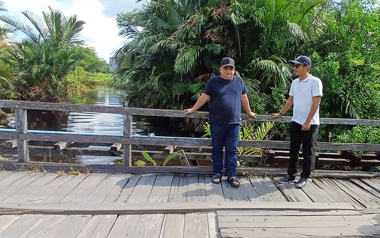 Bupati Kotim Kaji Pembangunan Permanen Jembatan Sapihan Besar