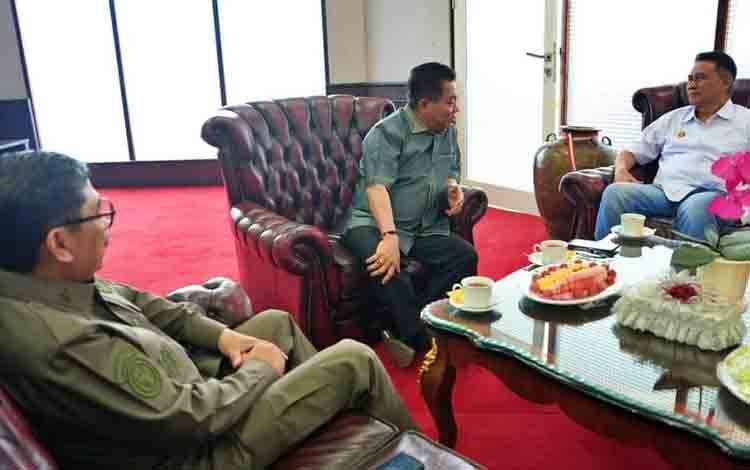 Ketua DPRD Kalteng Dorong Peningkatan Infrastruktur Listrik dan Internet di Desa