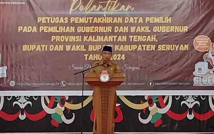 Asisten Administrasi Umum Hadiri Pelantikan Petugas Pantarlih untuk Pilkada Seruyan 2024