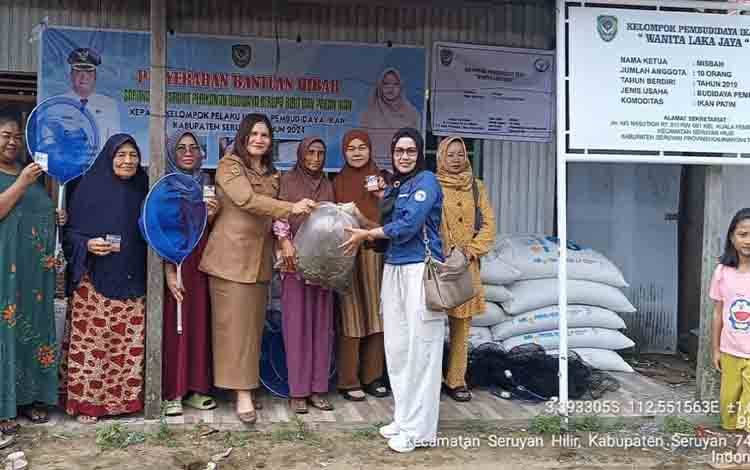 Kelompok Pembudidaya Wanita Terima Bantuan Hibah dari Dinas Perikanan Seruyan