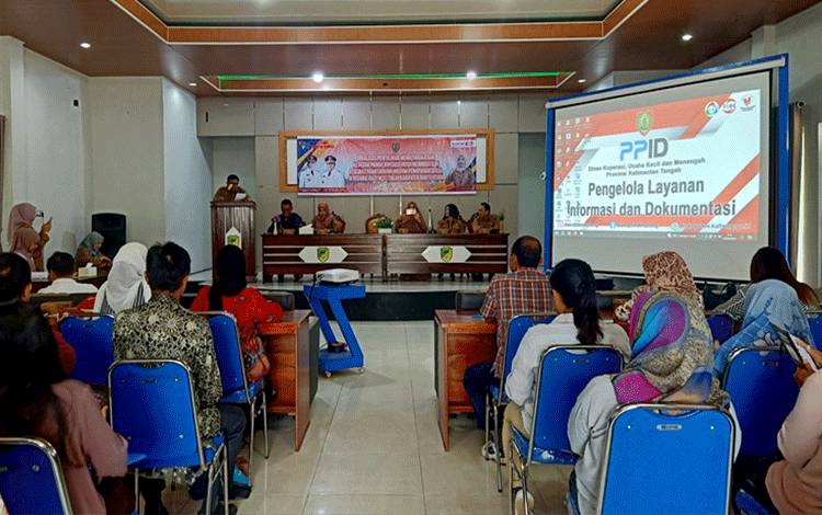 Dinas Koperasi dan UKM Kalteng Sosialisasi Memasyarakatkan Nilai dan Prinsip Koperasi di Barito Utara
