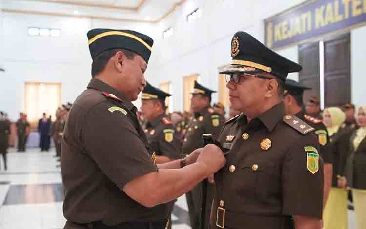 Kajati Kalteng Pimpin Sertijab Aspidsus dan 10 Pejabat, Ini Daftarnya?