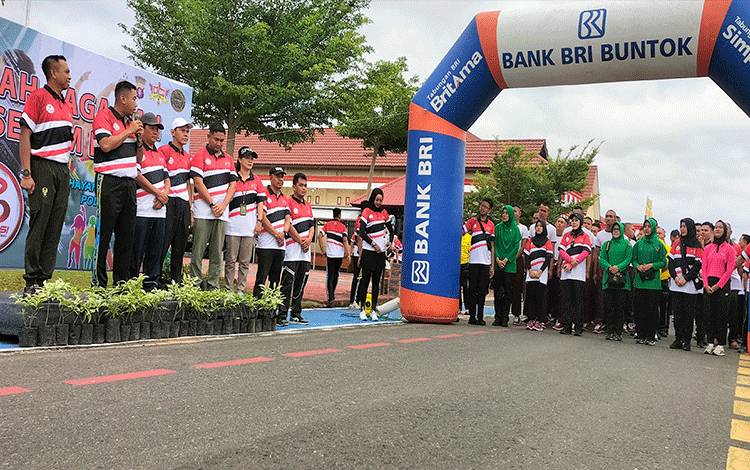 Polres Barito Selatan Gelar Jalan Sehat dan Senam Bersama