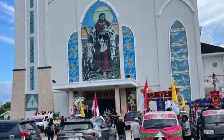 Beragamalah dengan Menghargai Prinsip Adat dan Budaya Lokal