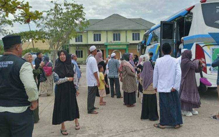 43 Jemaah Haji Kapuas Debarkasi Banjarmasin Tiba Dengan Selamat