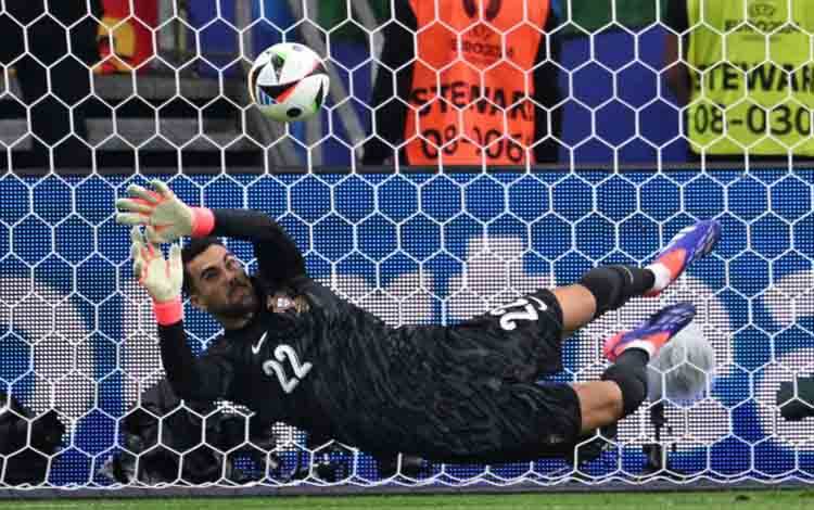 Diogo Costa Bawa Portugal ke Perempat Final untuk Hadapi Prancis
