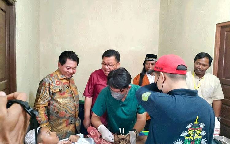Ketua DPRD Kalteng Ajak Masyarakat Berbagi dan Membantu Sesama