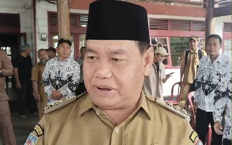 Bupati Kotim Kaget Masih Ada Guru Honorer Bergaji Rp 500 Ribu, Meski Sudah 11 Tahun Menjabat