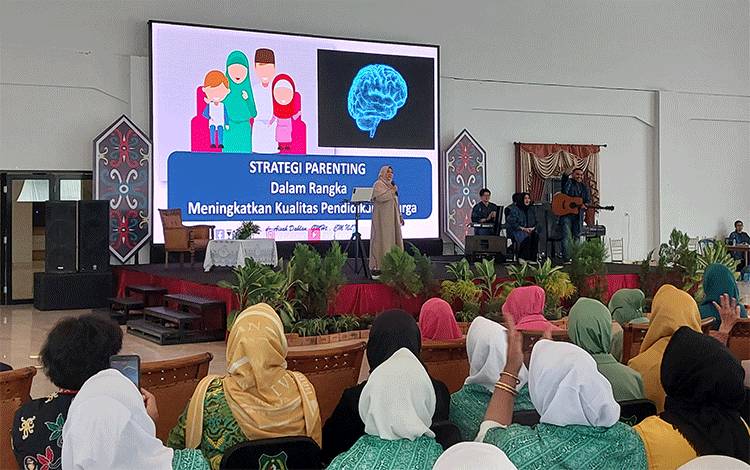 Hadirkan dr Aisah Dahlan, TP PKK Kapuas Gelar Semiloka