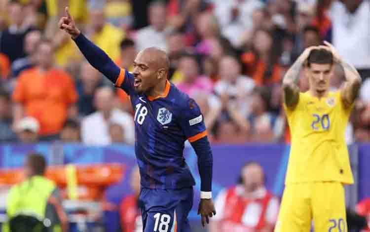 Brace Malen Antarkan Belanda ke Perempat Final Libas Rumania 3-0