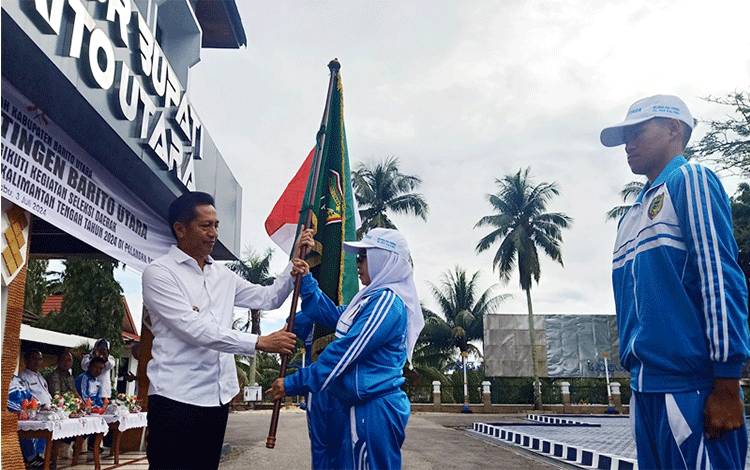 Pj Bupati Lepas Kontingen Barito Utara Ikuti Pra Popnas Kalteng