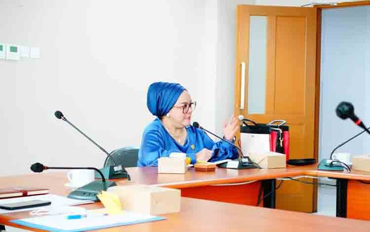 Faridawaty Berharap Jalan Rusak Diperhatikan