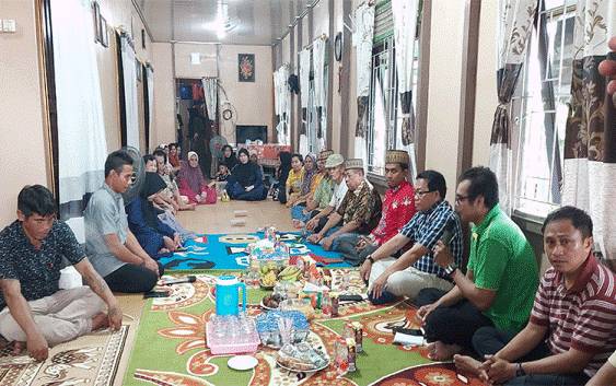 Pj Bupati Kapuas Hadiri Silaturahmi dengan Masyarakat Kelurahan Hampatung