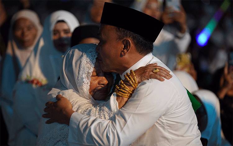 Gubernur Kalteng Sugianto Sabran Merayakan Ulang Tahun ke-51 Bersama Masyarakat Kobar