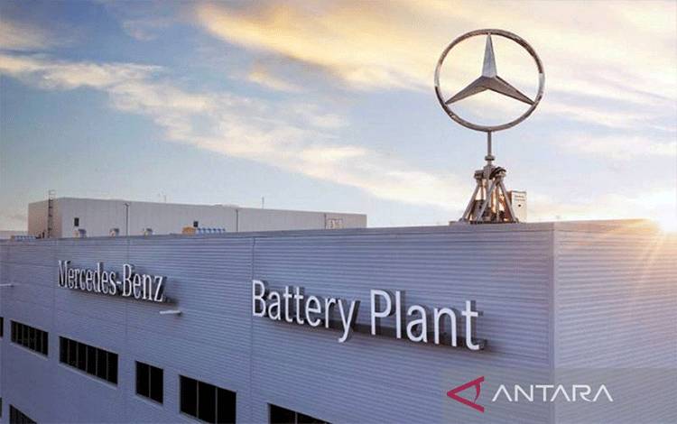 Mercedes-Benz Berupaya Turunkan Biaya Baterai di Atas 30 Persen