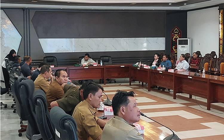 DPRD Kapuas RDP Bahas Program Percepatan Pembangunan Listrik Desa di Hulu