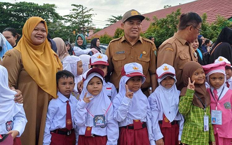 2.064 Siswa SD di Mentawa Baru Ketapang Ikuti MPLS