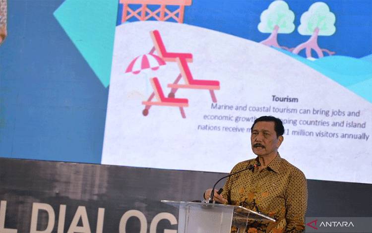 Menko Luhut Sebut Penerima BBM Subsidi Diperketat pada 17 Agustus