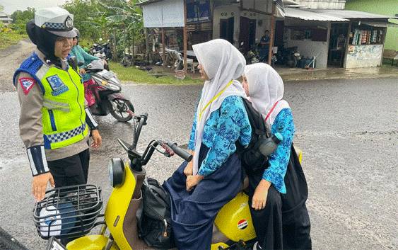 Satlantas Polres Seruyan Tegur Pengendara Sepeda Listrik karena ini