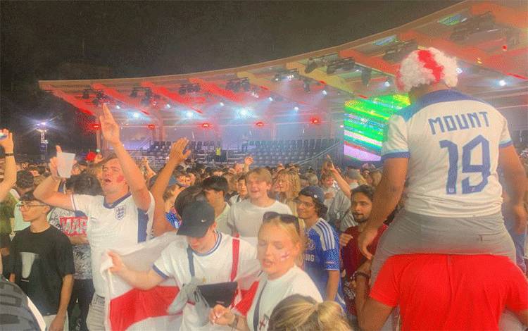 Inggris ke Final Euro 2024, Suporter: Football's Coming Home!