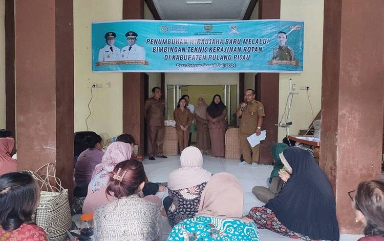 Disdagperin Kalteng Dorong Wirausaha Rotan Pulang Pisau