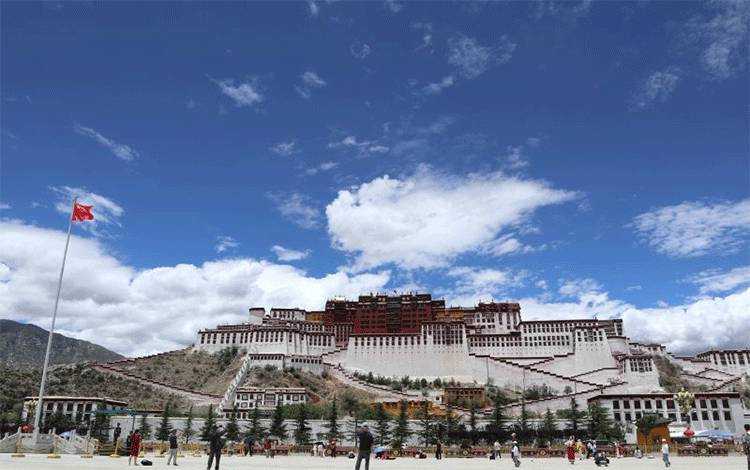 Mengunjungi Lhasa, "Tanah Suci" Repositori Ajaran Buddhisme Tibet