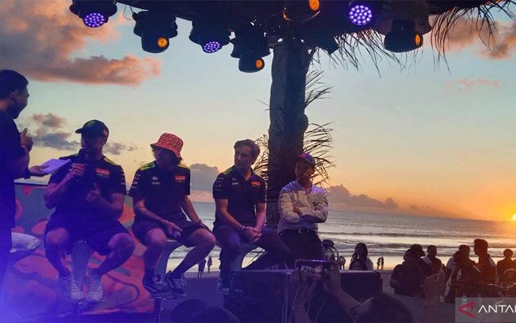 Dua Pembalap MotoGP Sapa Penggemar di Bali