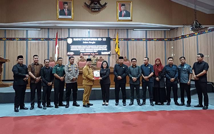 Bupati Kotim Sampaikan Rancangan KUA PPAS Tahun Anggaran 2025