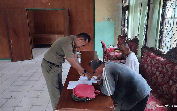 Satpol PP Kobar Kembali Tertibkan Pengemis