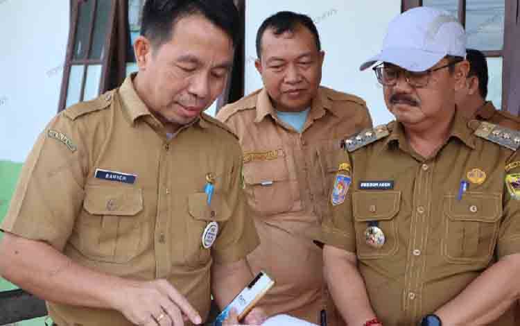 Kunker ke Tewah dan Kahut, Pj Bupati Gunung Mas Berharap Ruas Jalan yang Rusak Segera Diperbaiki