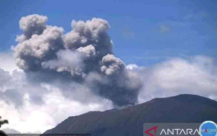 Gunung Ibu di Halamhera Tujuh Kali Meletus Sejak Rabu Pagi hingga Sore