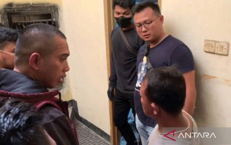 Polisi ungkap Tembok Rahasia untuk Transaksi Narkoba di Kampung Boncos