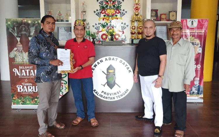 Perusahaan di Kotim Dilaporkan ke DAD Kalteng Diduga Merusak Makam dan Tanah Adat